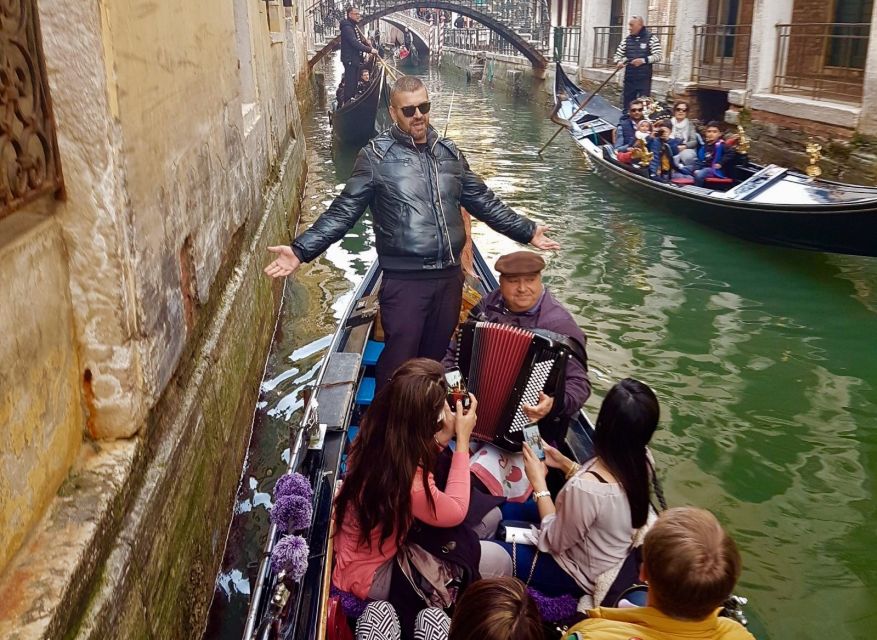Venice: 30-Minute Gondola Ride on Grand Canal with Serenade - Timing, Weather, and Why Your Ride May Feel Short