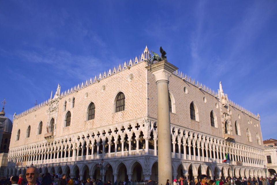 Venice: Basilica and Doge's Palace Tour with Gondola Ride - The mid-tour break: using your 2 hours wisely in St. Mark’s Square
