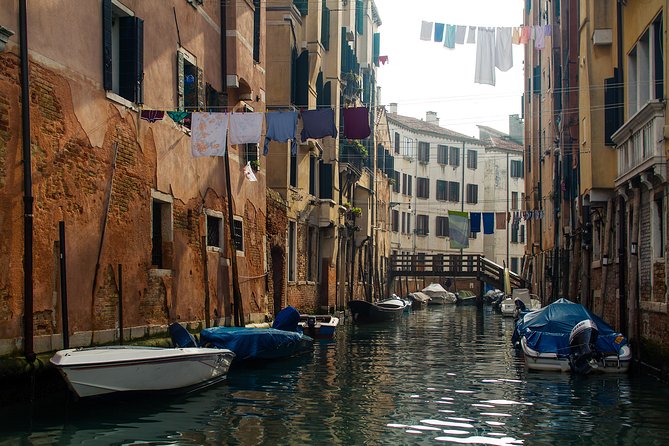 Venice Boat Tour on Grand Canal with Local Guide - What You’ll See: Rialto Bridge, Rialto Fish Market, and Major Palaces