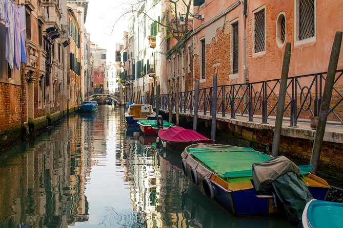 Venice Boat Tour on Grand Canal with Local Guide - Group Size, Seat Comfort, and Photo Reality