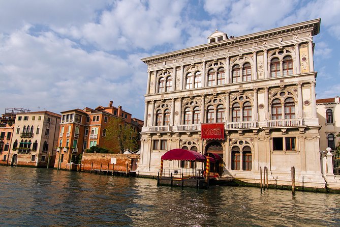 Venice Boat Tour on Grand Canal with Local Guide - Guides Make or Break It: What to Expect From the Commentary
