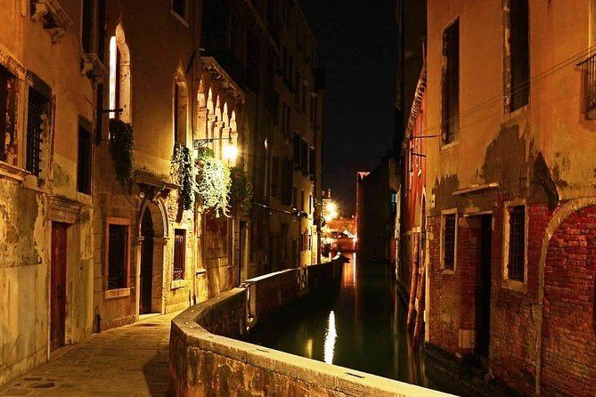 Venice by Night: Highlights & Hidden Gems Tour - Meet your guide: Valerio’s stories and the friendly, efficient rhythm