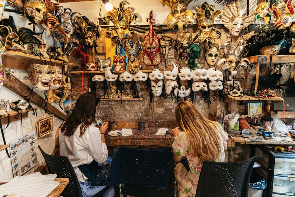 Venice: Carnival Mask Workshop - The 1-hour flow: choosing your mask, painting, and finishing
