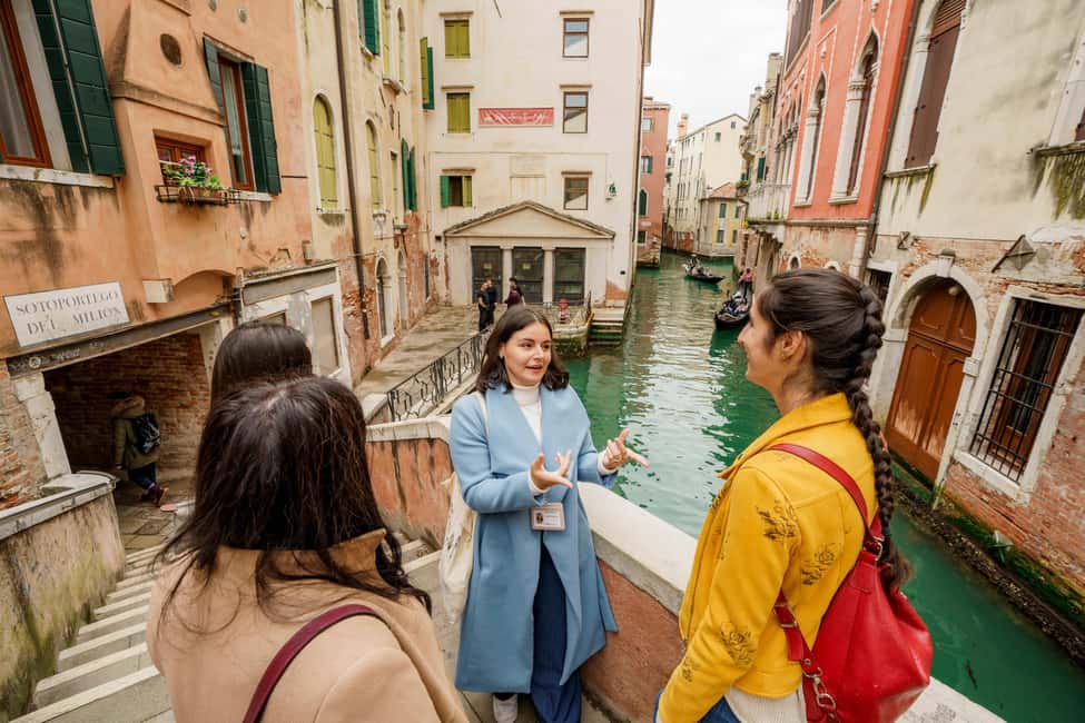 Venice: Cicchetti, Spritz, and Wine Tour in Ghetto Ebraico - Ghetto Ebraico on Foot: How the 2 Hours Unfold