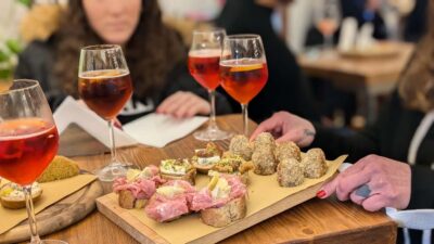 Venice: Cicchetti, Spritz, and Wine Tour in Ghetto Ebraico - Stop-by-Stop: From Gam Gam to Wine Bars, Ghetto Streets, and Dessert