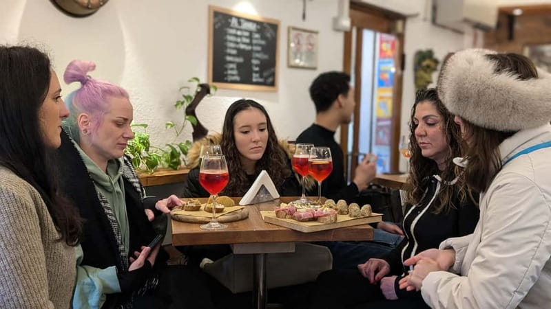 Venice: Cicchetti, Spritz, and Wine Tour in Ghetto Ebraico - Guides Make or Break It: The Storytelling People Rave About