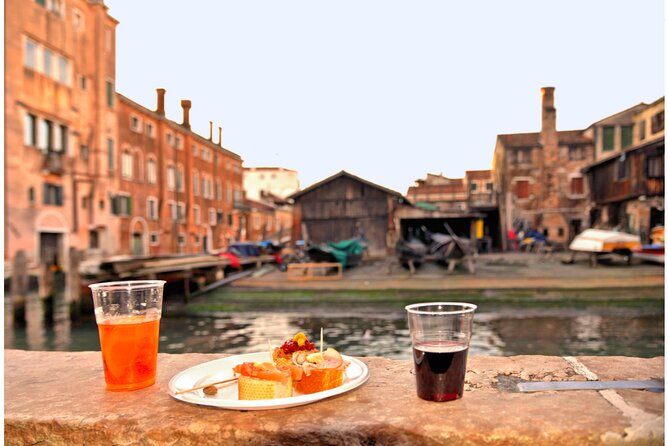 Venice Cicchetti, Spritz and Wine Tour with a Local Guide - Cannaregio wine-bar finale: spritz variations and the local order rhythm