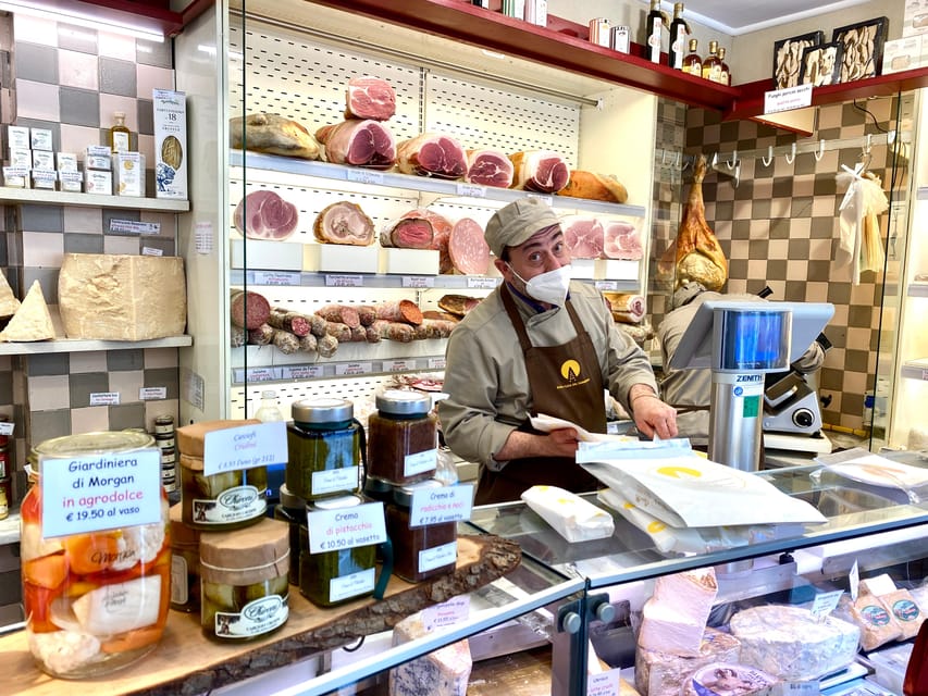 Venice: Cicchetti Street Food and Sightseeing Walking Tour - Key highlights at a glance