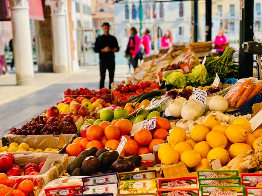 Venice: Cicchetti Street Food and Sightseeing Walking Tour - Rialto Market walk: colorful produce, seafood, and ingredients-first thinking