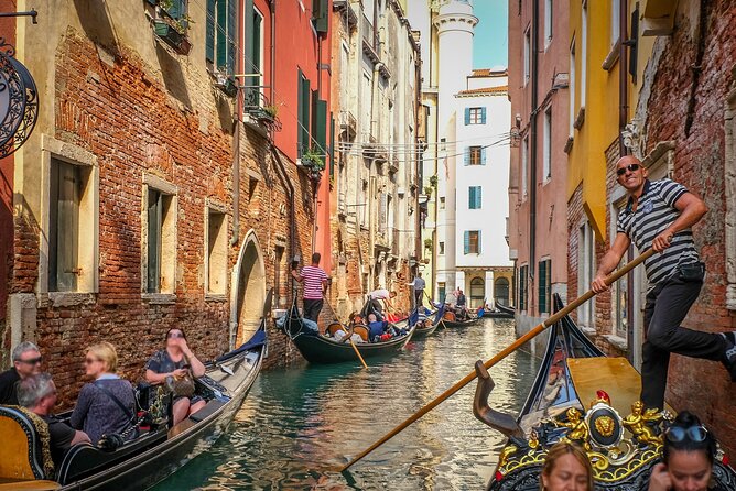 Venice: Classic 30-Minute Gondola Ride Through the Canals - Choosing Your Departure Time: Quiet Morning or Golden-Hour Magic