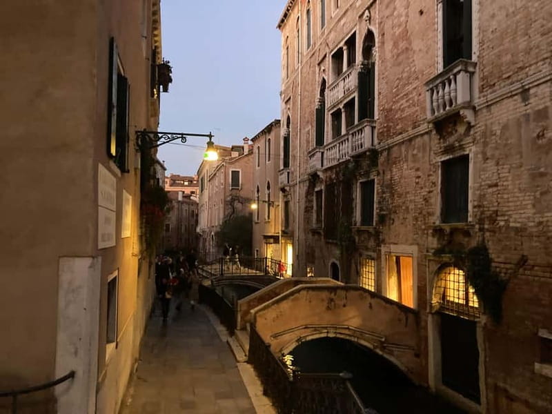 Venice: Crimes, Legends, and Mysteries Sunset Tour - Key things to know before you go