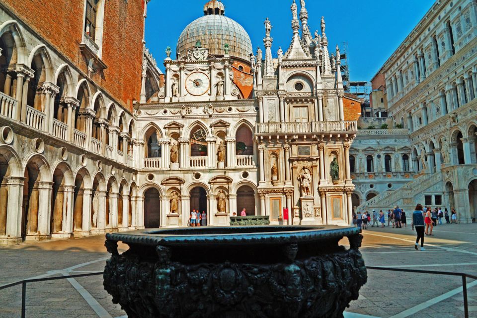 Venice: Doge’s Palace and Basilica Roman Empire Guided Tour - St. Mark’s Basilica: why the mosaics matter politically