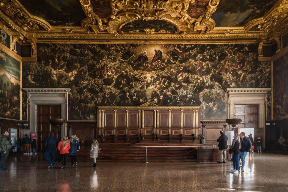 Venice: Doge’s Palace and Basilica Roman Empire Guided Tour - The prisons and the Bridge of Sighs: the other face of Venice
