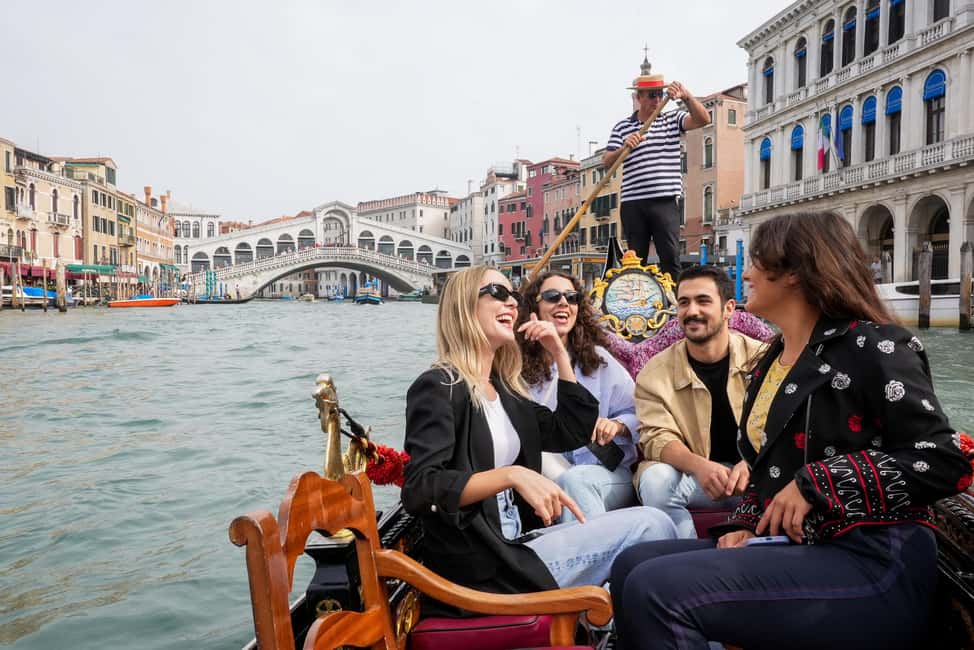 Venice: Doge's Palace and St Mark's Tour with Gondola Ride - Entering St Mark’s Basilica with the right rules and the right focus