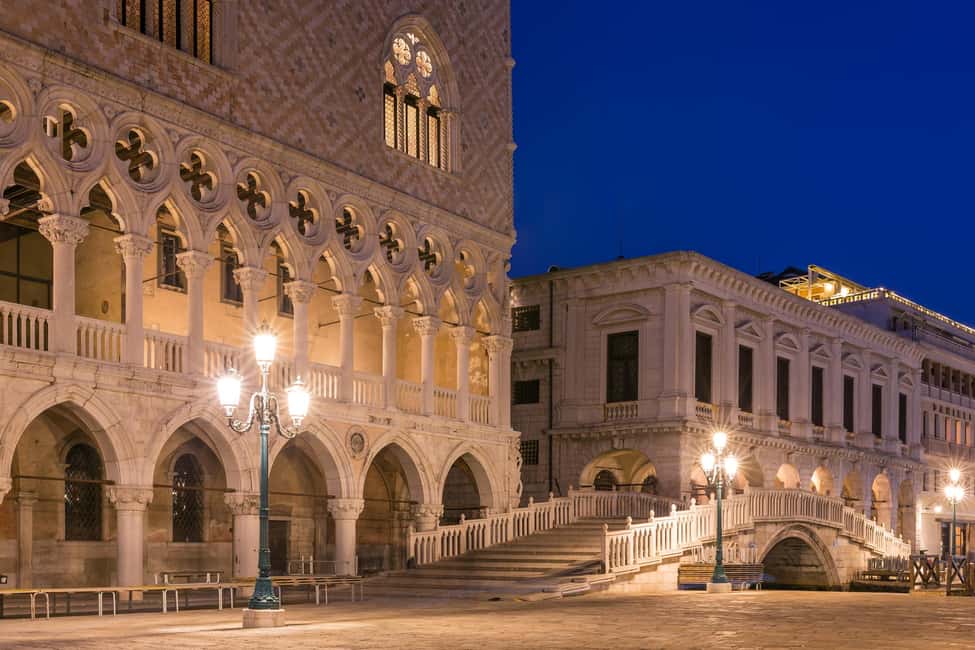 Venice: Doge's Palace, Bridge of Sighs, Prisons, Correr & Audioguides - The Bridge of Sighs: Why It Works in This Ticket