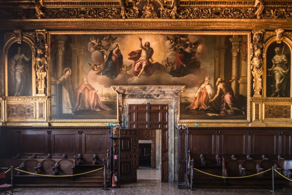 Venice: Doge's Palace, Bridge of Sighs & Prisons Guided Tour - Price and value: $68 for a high-impact hour