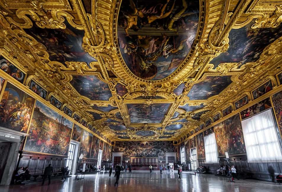 Venice: Doge's Palace Guided Tour with Optional Gondola Ride - St. Mark’s Square Start: the meet-up that keeps your morning calm