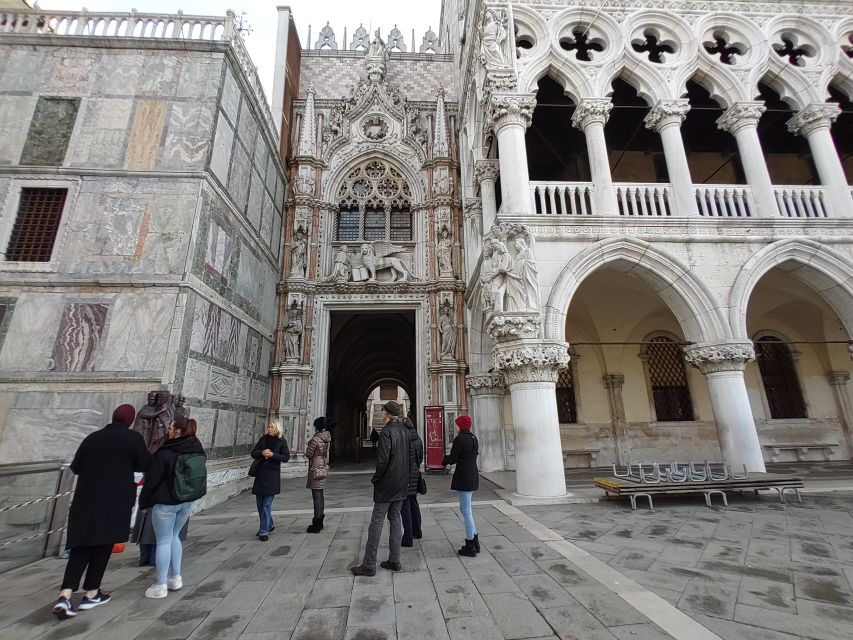 Venice: Doge's Palace Guided Tour with Optional Gondola Ride - Value, group size, pace, and how the tour feels in the real world