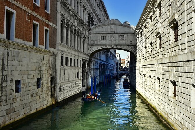 Venice: Doge's Palace Guided Tour With Tickets & Optional Gondola - What you’re really buying: time saved plus a guide who keeps it moving