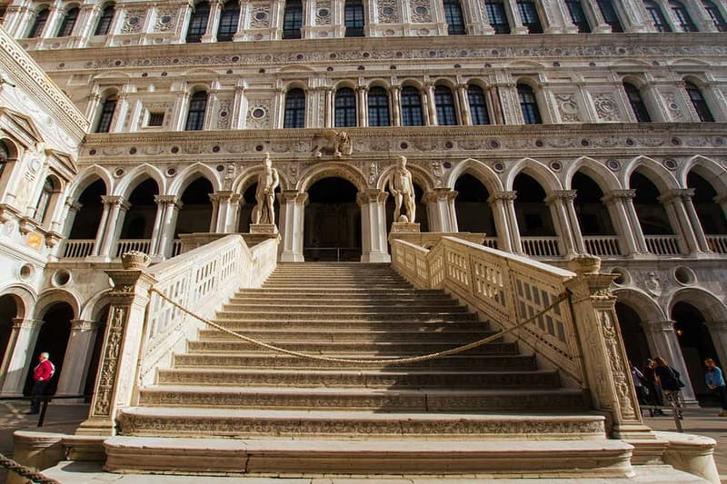 Venice: Doges Palace, Prison, and Secret Passageways Tour - Inside Palazzo Ducale: secret itineraries and why they matter