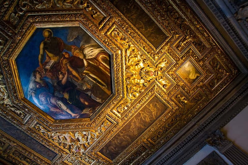 Venice: Doges Palace, Prison, and Secret Passageways Tour - Starting at Museo Correr: your first move in Piazza San Marco