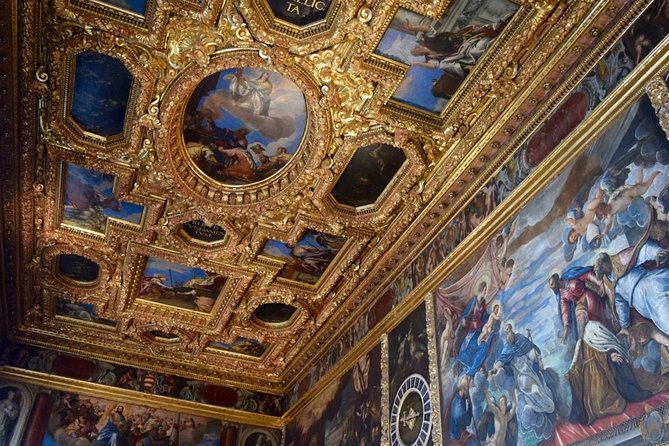 Venice: Doge’s Palace Prisons & Secret Itineraries Guided Tour - Doge’s Palace Gothic splendor meets the machinery of rule
