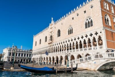 Venice: Doge’s Palace Prisons & Secret Itineraries Guided Tour - Piombi prison and Casanova: attic cells under the lead roof