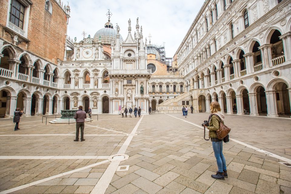 Venice: Doge's Palace Skip-the-Line Tour with Prisons - Following the path of power to the Bridge of Sighs