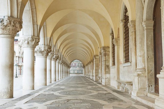 Venice Doge's Palace & St. Mark's Semi-Private Tour, Max 6 People - Bridge of Sighs views: what to look for besides the postcard