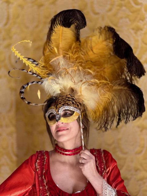 Venice: Dress-Up Experience - The 1-Hour Flow: Welcome, Outfit, Then Photo Scenes