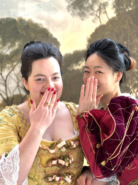 Venice: Dress-Up Experience - Professional Photo Keepsake Plus Your Own Camera Time