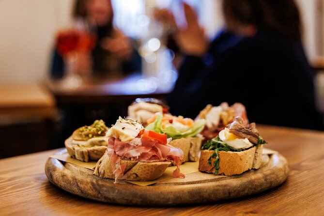 Venice Evening Food Tour: Bites, Drinks & Sit-Down Dinner - Why Venetian food is its own world (and why this tour works)