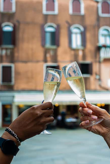 Venice: Food Tasting Tour with Cicchetti and Wine - What You Learn From the Guide (Not Just What You Eat)