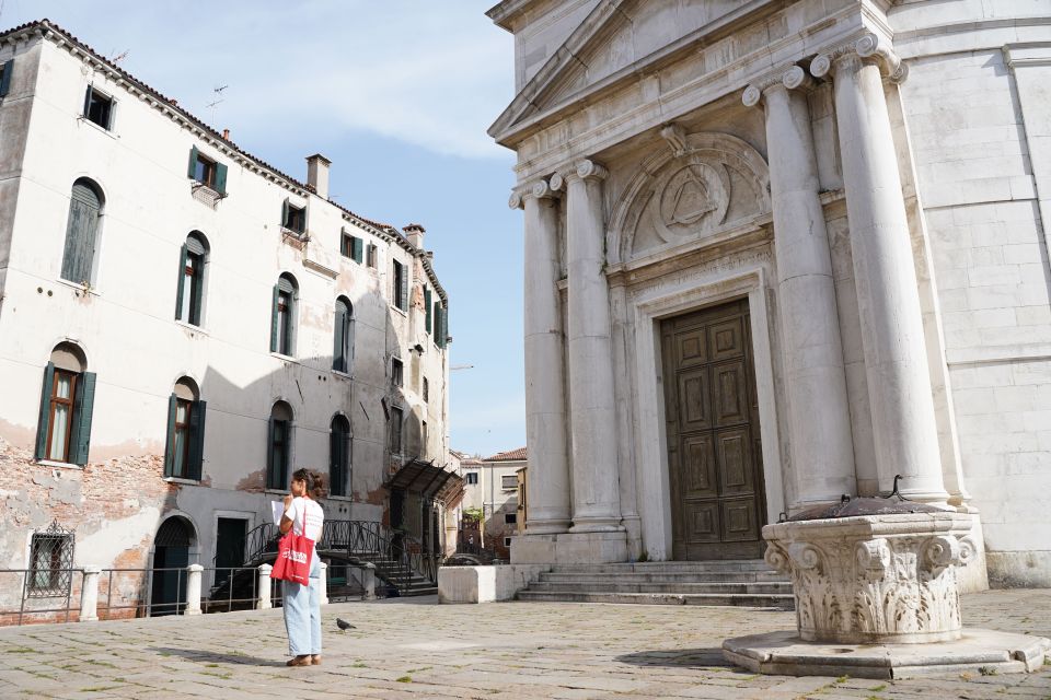 Venice: Food Tasting Tour with Cicchetti Dishes and Wine - Wine pairings and spritz: how to pace yourself