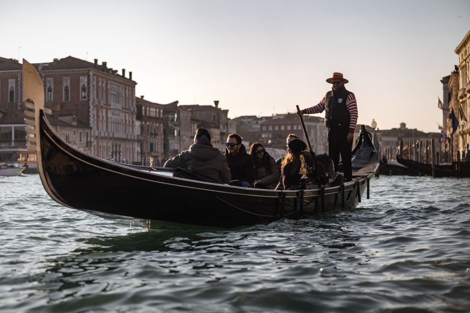 Venice: Gondola Ride & Guided Tour of St. Mark's Basilica - Timing reality: the gap between St. Mark’s and the gondola