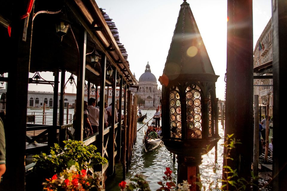 Venice: Gondola Ride with Live Guide or Audio Guide - Venice Gondola in 30 Minutes: The Timing That Actually Works
