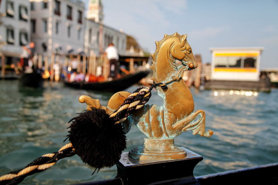 Venice: Gondola Ride with Live Guide or Audio Guide - Language Options: Who You Can Understand Without Stress