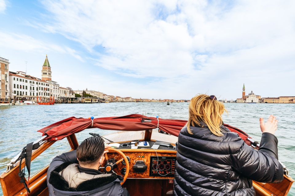 Venice: Grand Canal Boat Tour - How good is the narration in English, really?