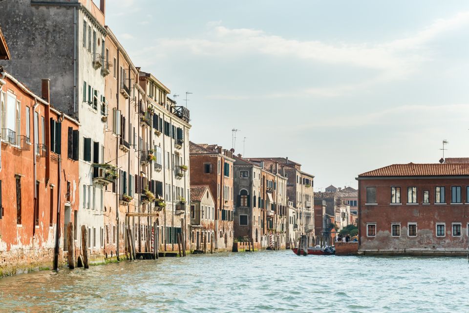 Venice: Grand Canal Private Boat Trip - Giudecca Canal and the quieter Venice façades