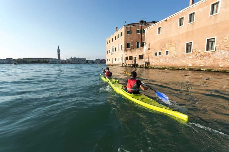 Venice: Guided Canal Kayak Tour at Day, Night, or Sunset - Guide quality: the coaching is part of the product
