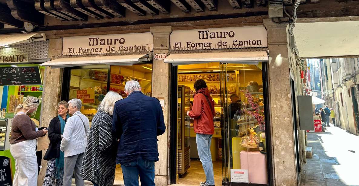 Venice: Guided City Highlights and Street Food Tour - Meeting in Campo San Bartolomio and finding the right start