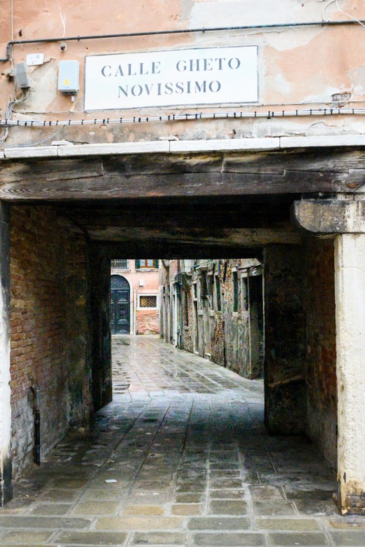 Venice: Guided Tour of Synagogues and Ghetto Area - Where the tour begins in Venice’s Jewish quarter
