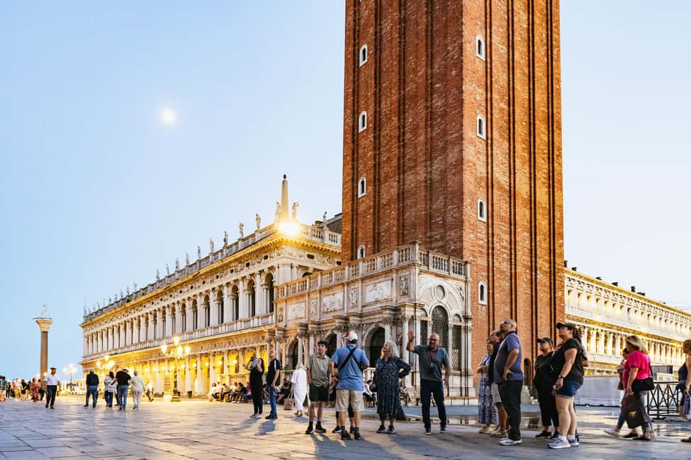 Venice: Highlights and Hidden Gems Night Walking Tour - Why a 1.5-Hour Night Walk Works So Well in Venice