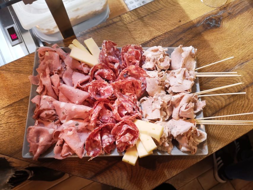 Venice: Jewish Ghetto and Cannaregio Food and Wine Tour - Gelato, Biscotti, and the Old Coffee Roaster Stop