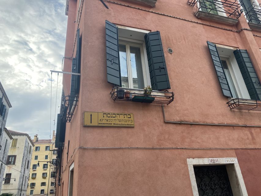 Venice: Jewish Ghetto and Cannaregio Food and Wine Tour - The Evening Finish: Sparkling Wine and Canal Reflections