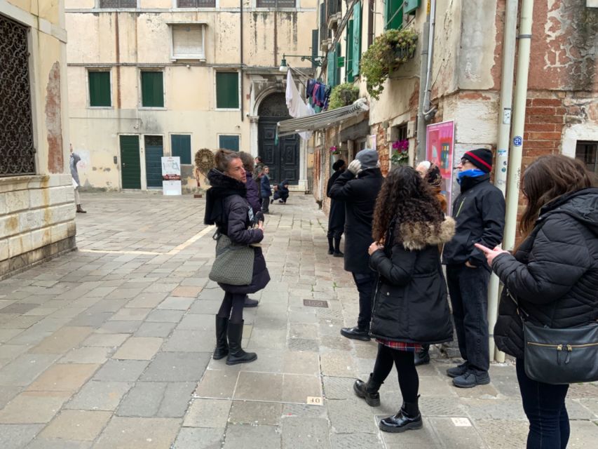 Venice: Jewish Ghetto Walking Tour with Synagogue Visits - The Campo di Ghetto Nuovo return loop: why timing matters