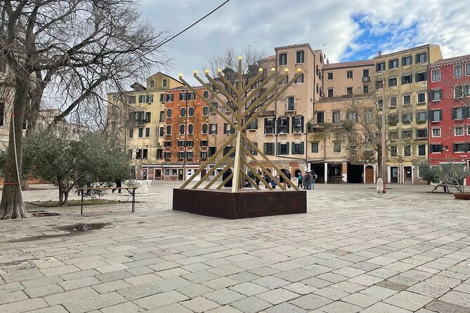 Venice: Jewish Ghetto Walking Tour with Synagogues Visit - Ghetto Vecchio at a human pace: workshops, galleries, and food stops