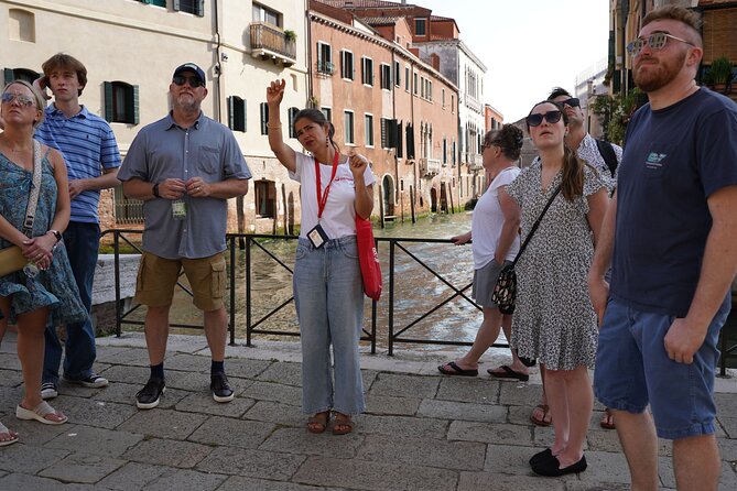 Venice Like a Local: Food, Wine & Spritz Tour with Traghetto Ride - Seven cicchetti plus four wine glasses plus dessert