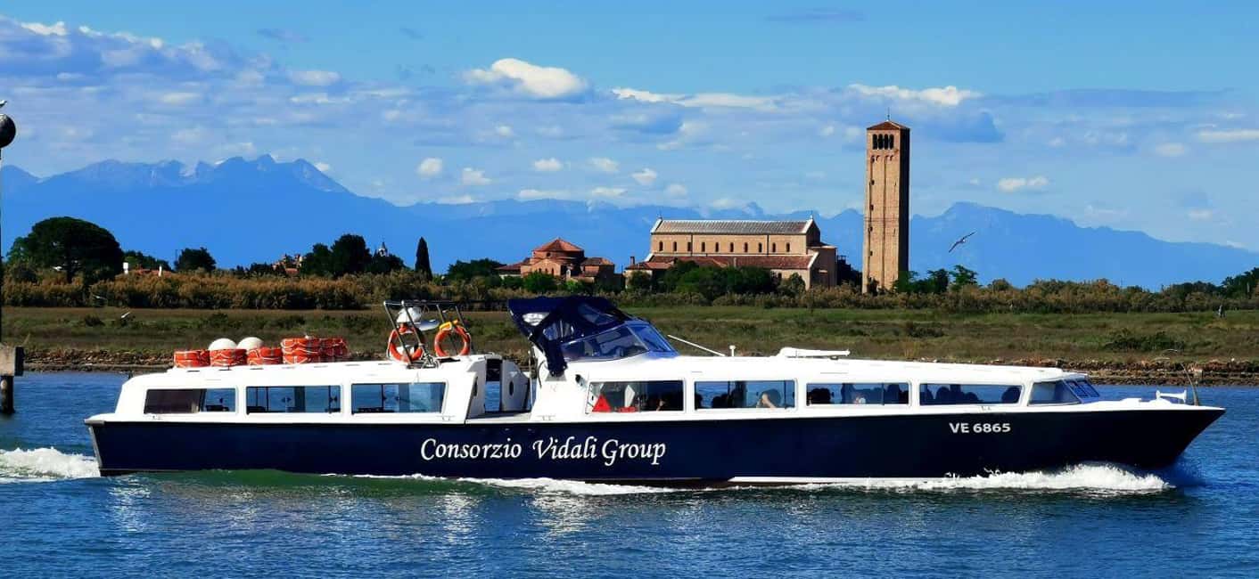 Venice: Murano and Burano Half-Day Lagoon Trip - Logistics That Can Trip You Up: Signage, Lines, and Finding the Right Spot