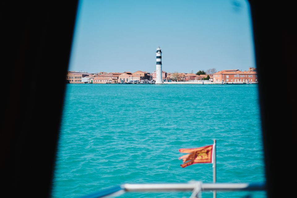 Venice: Murano & Burano Panoramic Boat Tour w/ Glassblowing - The onboard guide: multilingual help, but audio can be tricky